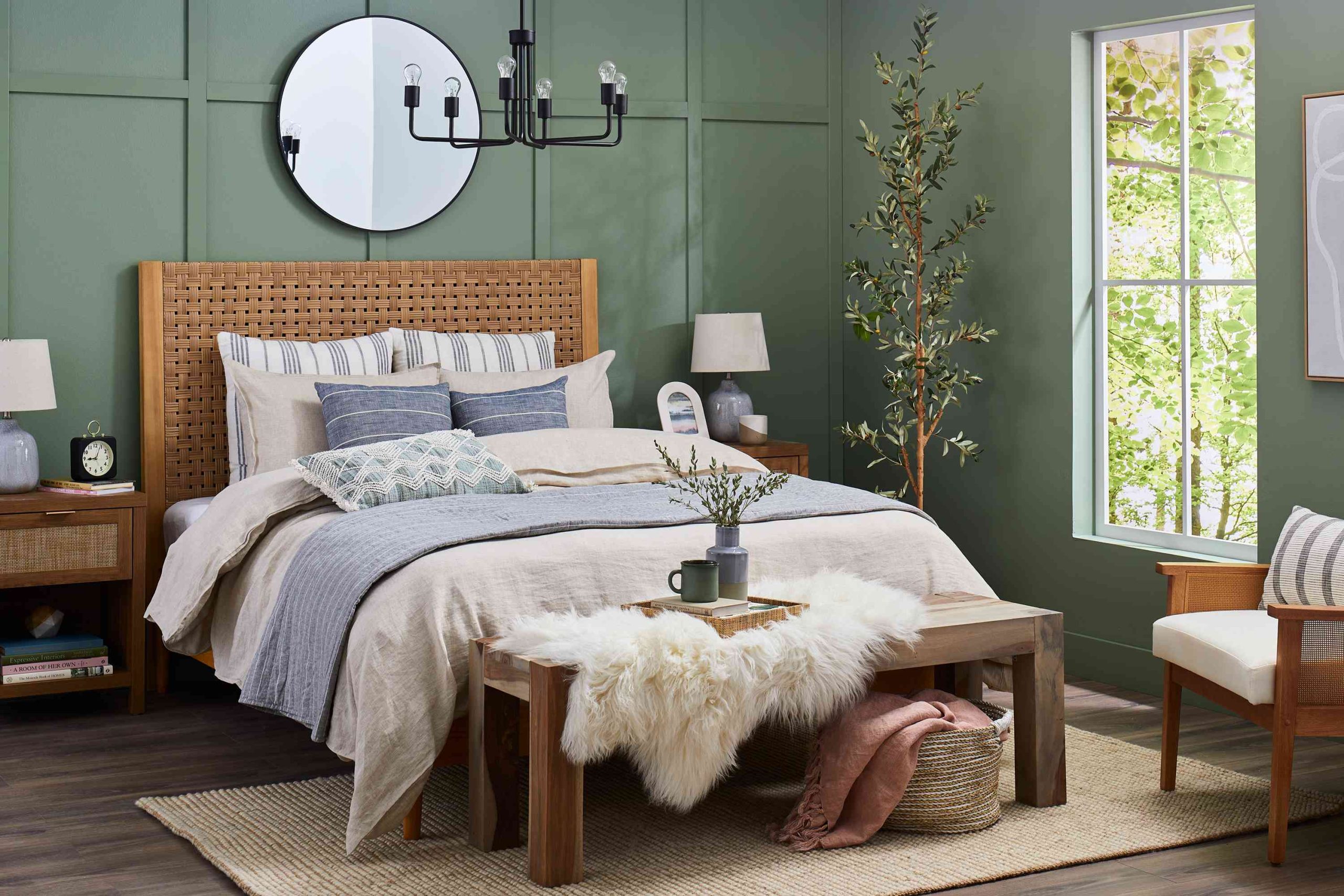 Simple ways to decorate your room